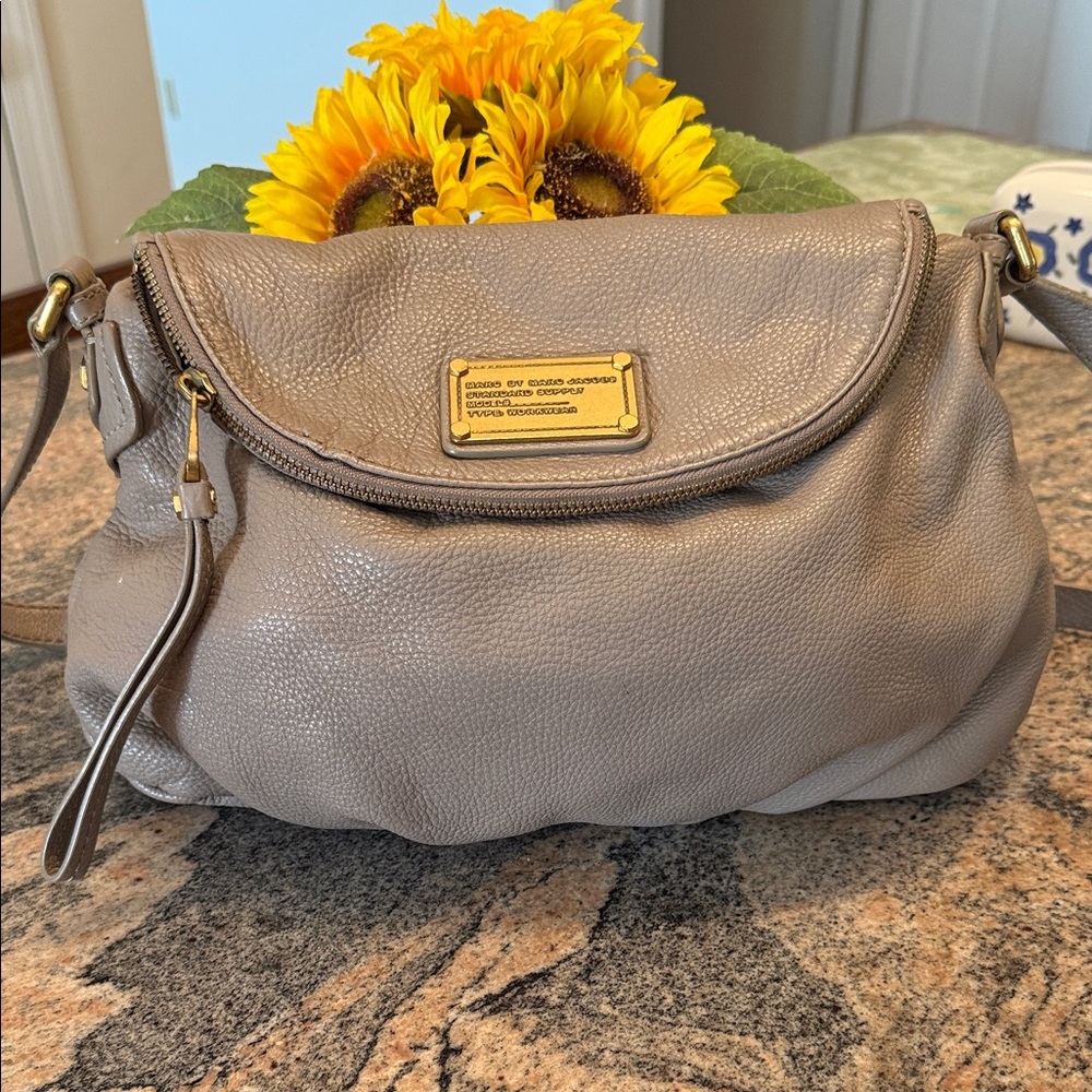 Marc Jacobs Taupe Leather Shoulder Bag